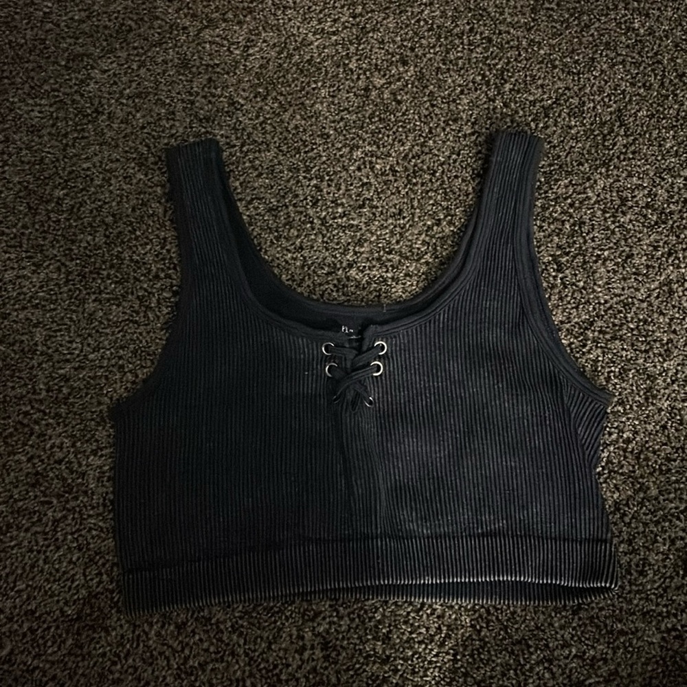 navy blue cropped cami, great condition, size M